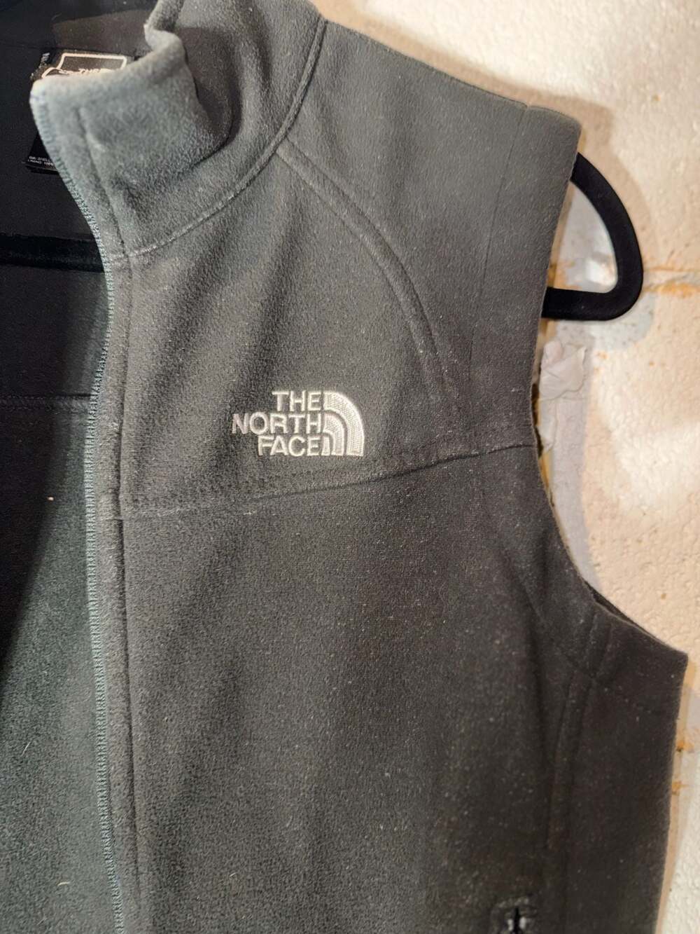 The North Face Women's Black Full-Zip Fleece Vest Size Medium - Picture 5 of 6